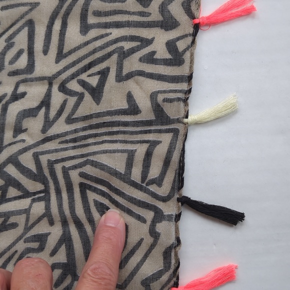 NEW The Perfectly Adjusted Scarf Tassel Pre-Made Ready to Wear Black - Picture 11 of 15